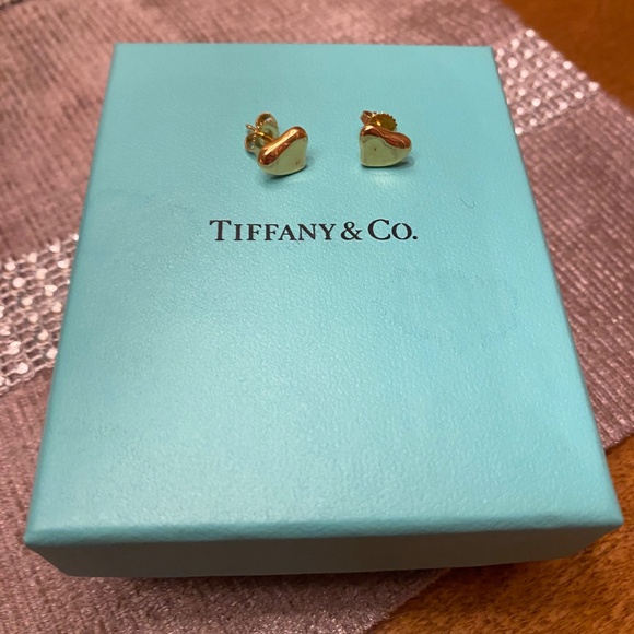 TIFFANY & CO ELSA PERETTI EARRINGS 18KT YG FULL HEART STUDS - Picture 9 of 10